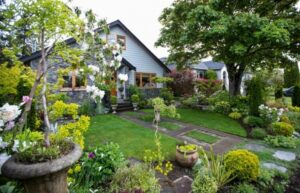 Beautiful Small House With Garden House Beautiful: Best Things Come In Small Packages Image 911