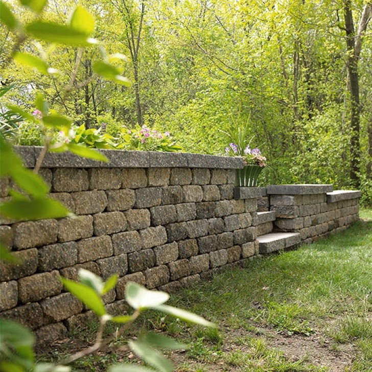 Build Garden Retaining Wall How To Build An Interlocking Retaining Wall Picture 438