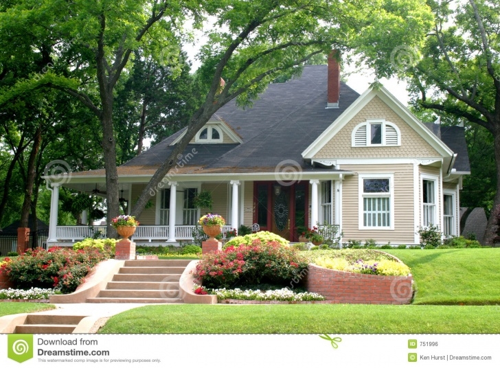 Classic Gardens And Landscaping Classic House With Flower Garden Stock Photo - Image Of Picture 058