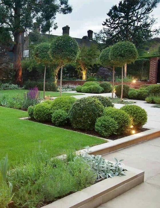 Front Yard Garden Design Planter Beds And Edging | Landscape St. Louis | Www Image 437