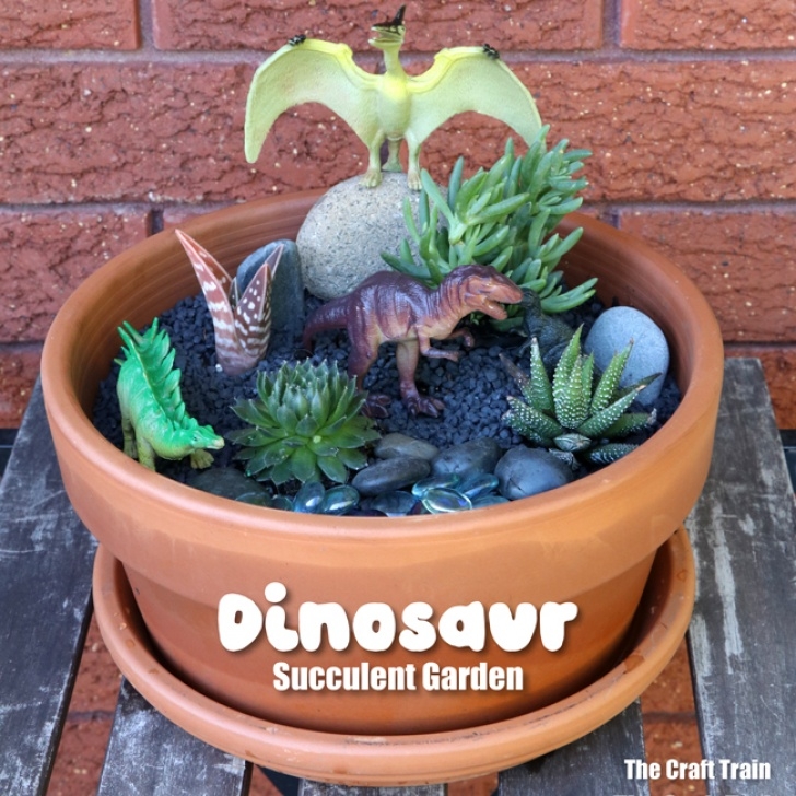 Gardeners World Small Gardens Dinosaur Succulent Garden | The Craft Train Photo 558