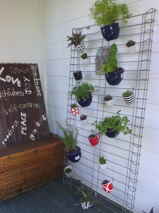 Indoor Vertical Herb Garden Vertical Herb Garden | Vertical Herb Garden, Herb Garden Picture 004