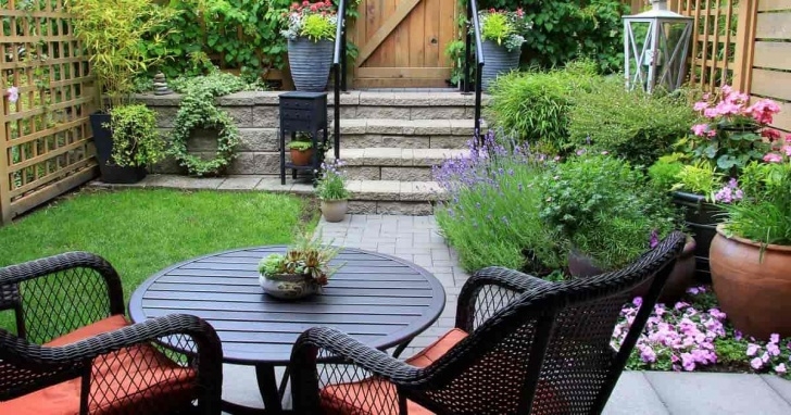 Landscaping Plans For Backyards How To Succeed With Challenging Small Backyard Landscape Photo 524