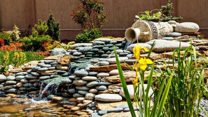 Landscaping With Pots And Pebbles Pebbles And Gravel In Landscape Design - Https://Diygods Photo 024
