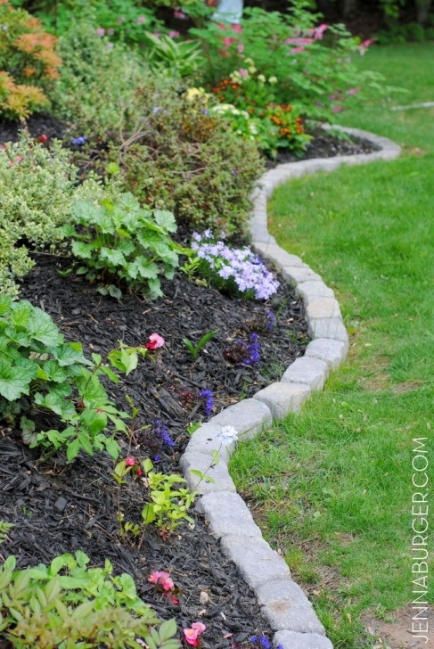 Pavers For Flower Bed Edging The Perfect Border For Your Beds: Defining A Garden'S Edge Picture 903