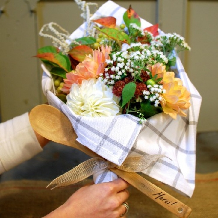 Simple Gifts Community Garden Diy Hostess Gift: A Hand-Tied Bouquet – Design*Sponge Image 653