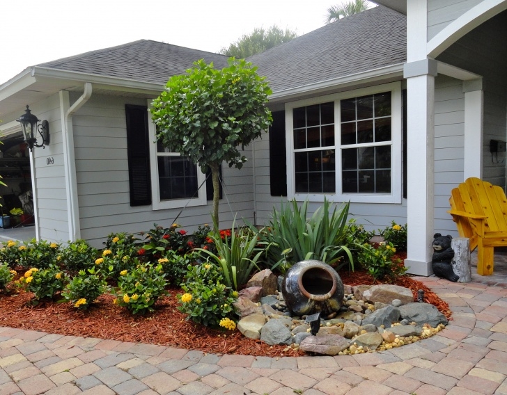 Simple Landscaping Front Of House Front Yard Symmetrical Landscape Ideas Craftsman Home Photo 982