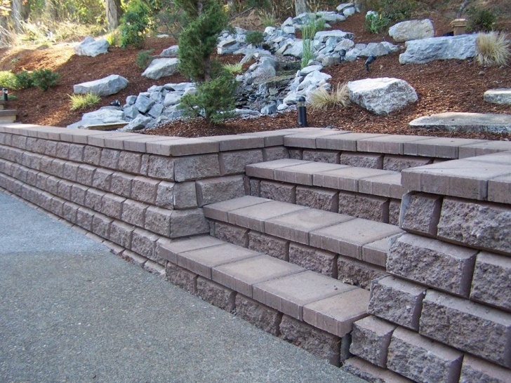Sloped Backyard Retaining Wall Retaining Wall On Slope | Garden Steps And Retaining Wall Picture 137
