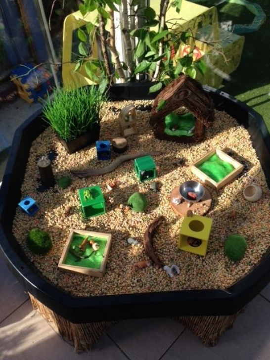 Small Spot Gardens Pet Centre Small World Play @ New Horizons Preschool Picture 097