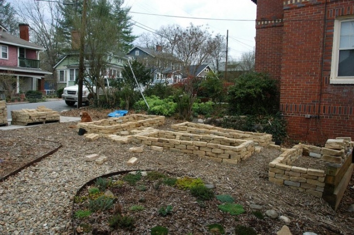 Stones In Garden Beds Natural Gardening: Stone Raised Beds Picture 257