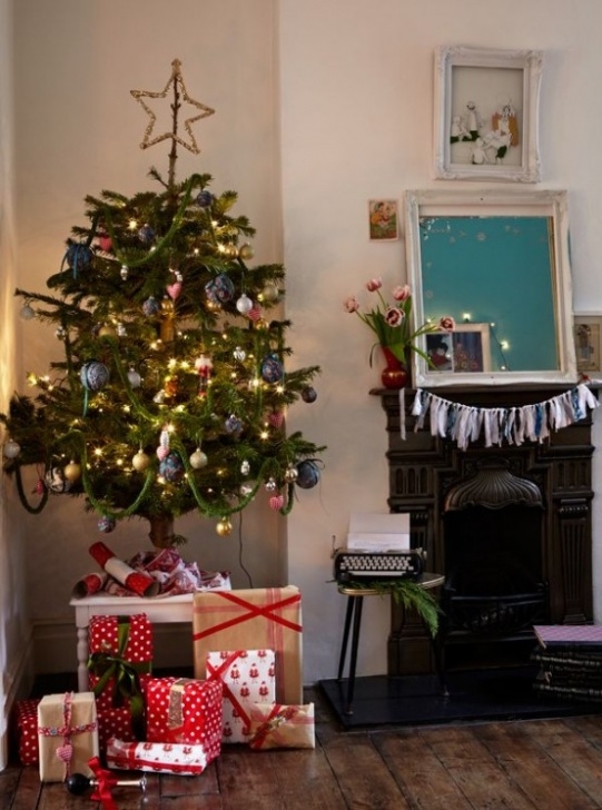 Trees For Small Spaces 44 Space-Saving Christmas Trees For Small Spaces - Digsdigs Image 120